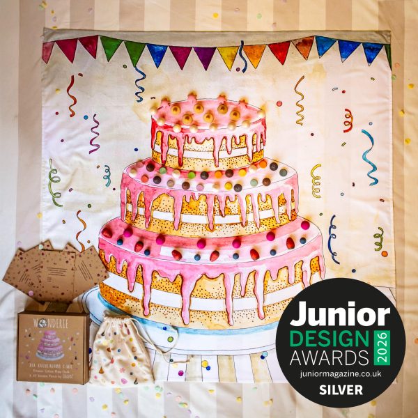 The everlasting cake – hand-illustrated organic cotton play cloth for open-ended play